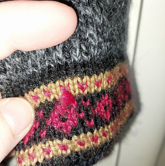 Multicolor Peruvian Alpaca Knit Hooded Sweater by Artesania Edm. - Picture 11 of 14